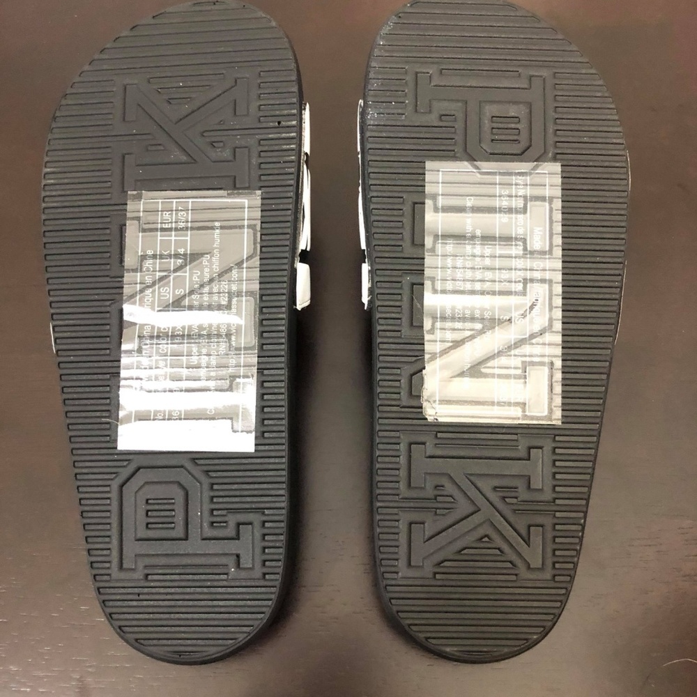 Victoria Secret Sliders - Picture 2 of 3